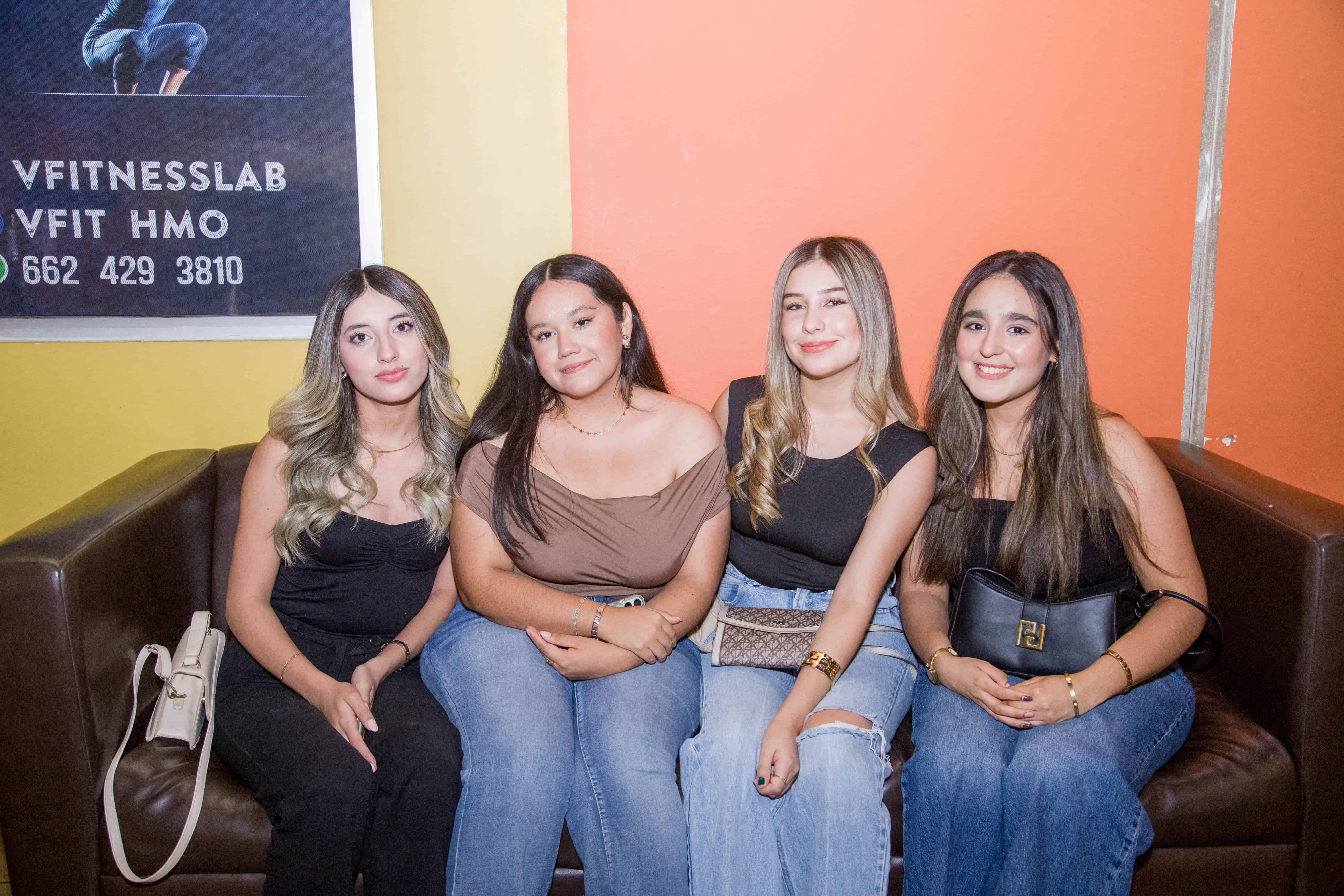 Tardes de risas y bolos con amigos en Bol 300