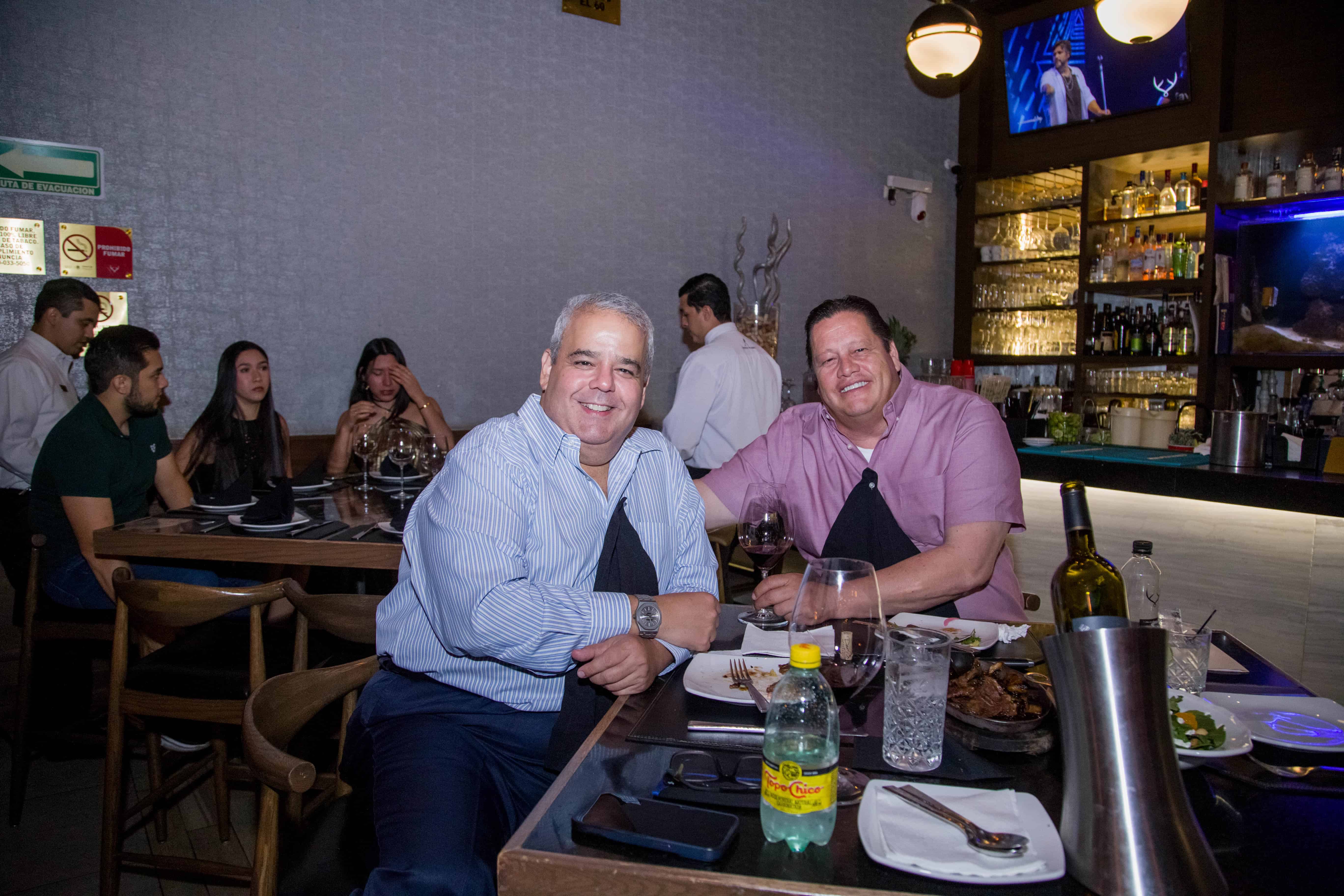Los mejores amigos para cenar y estar al día en Mochomos Fusión Sonorense