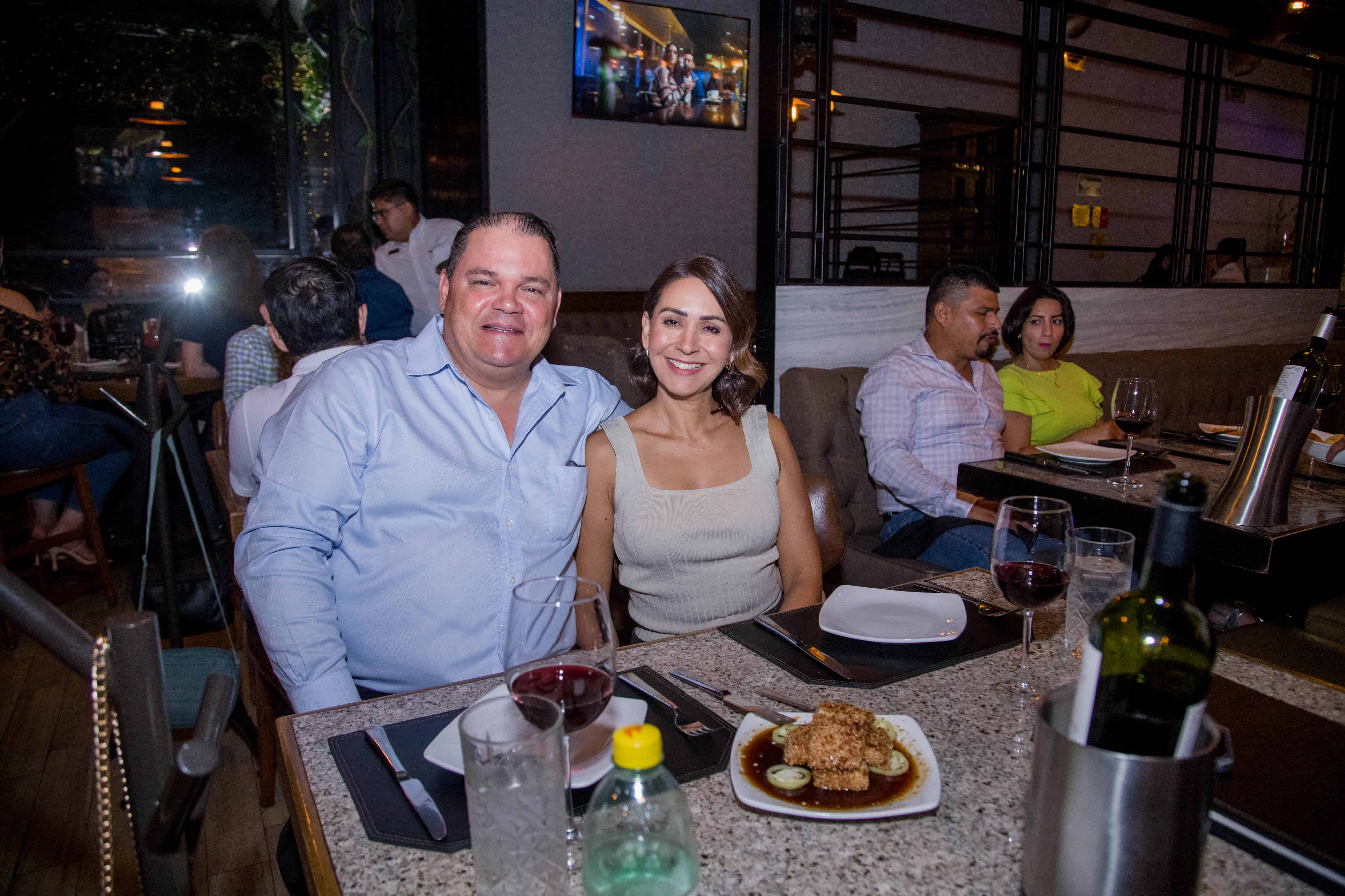 Los mejores amigos para cenar y estar al día en Mochomos Fusión Sonorense