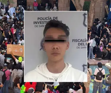 Universitaria fue violada en el baño de la UASLP; protestan estudiantes Universitaria fue violada en el baño de la UASLP; protestan estudiantes