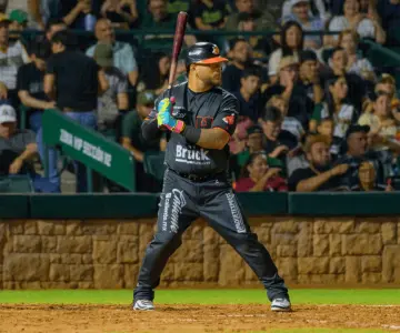 Ramírez guía triunfo de Naranjeros con dos jonrones ante Cañeros