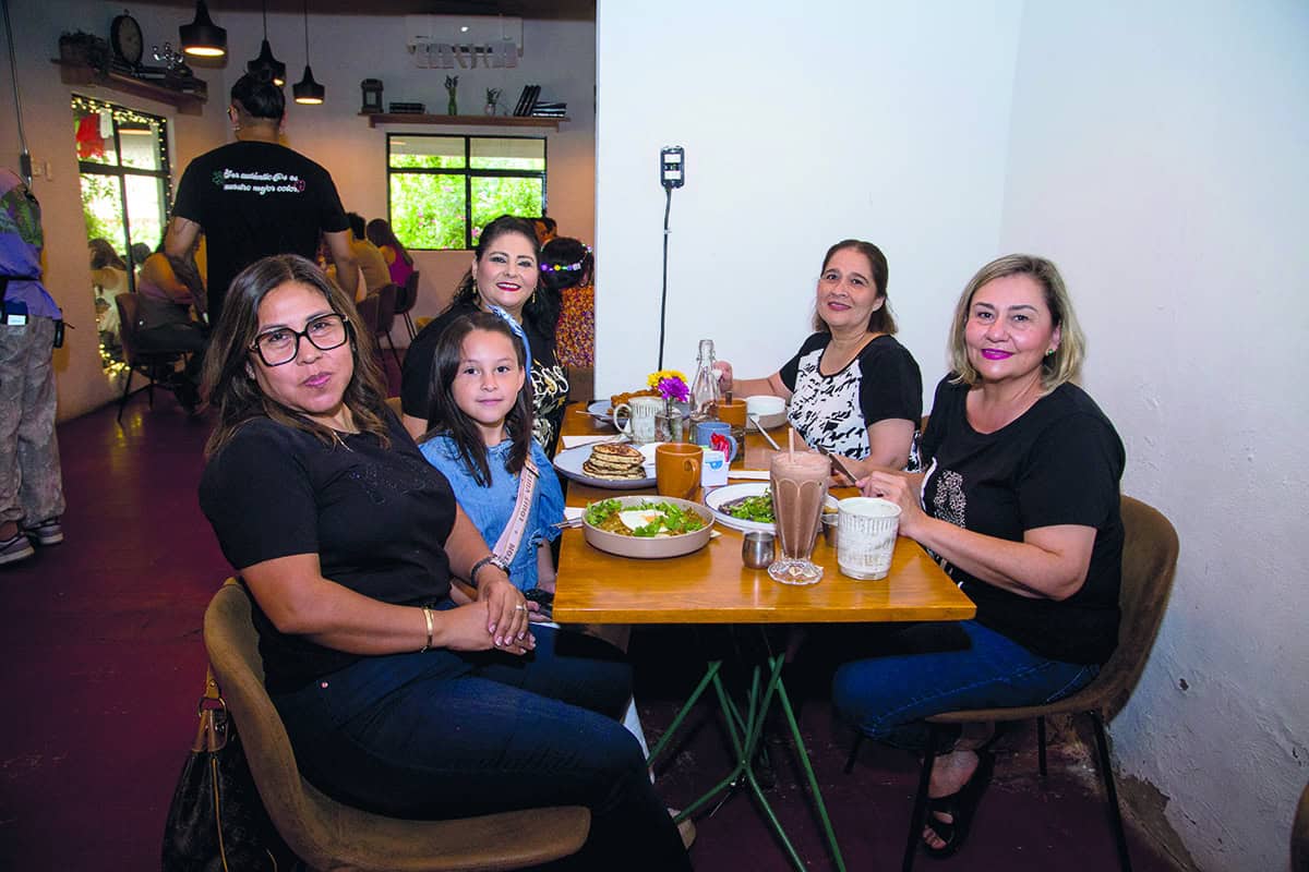 Un dinámico desayuno en Onza Restaurante