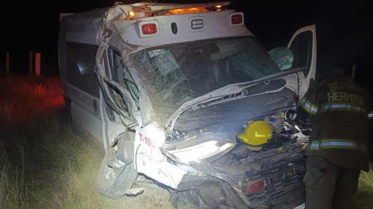 Autoridades atendieron el accidente registrado en la carretera Guaymas-Hermosillo (Foto: Internet)