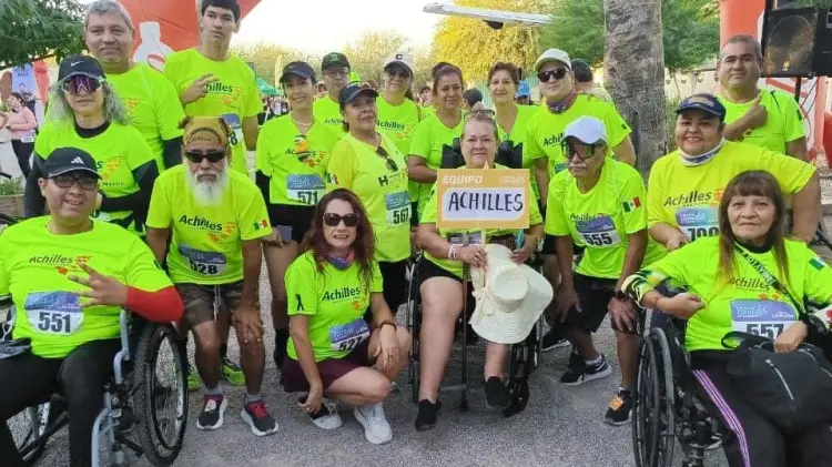El contingente está conformado por atletas con discapacidad y sus guías (Foto: Cortesía)