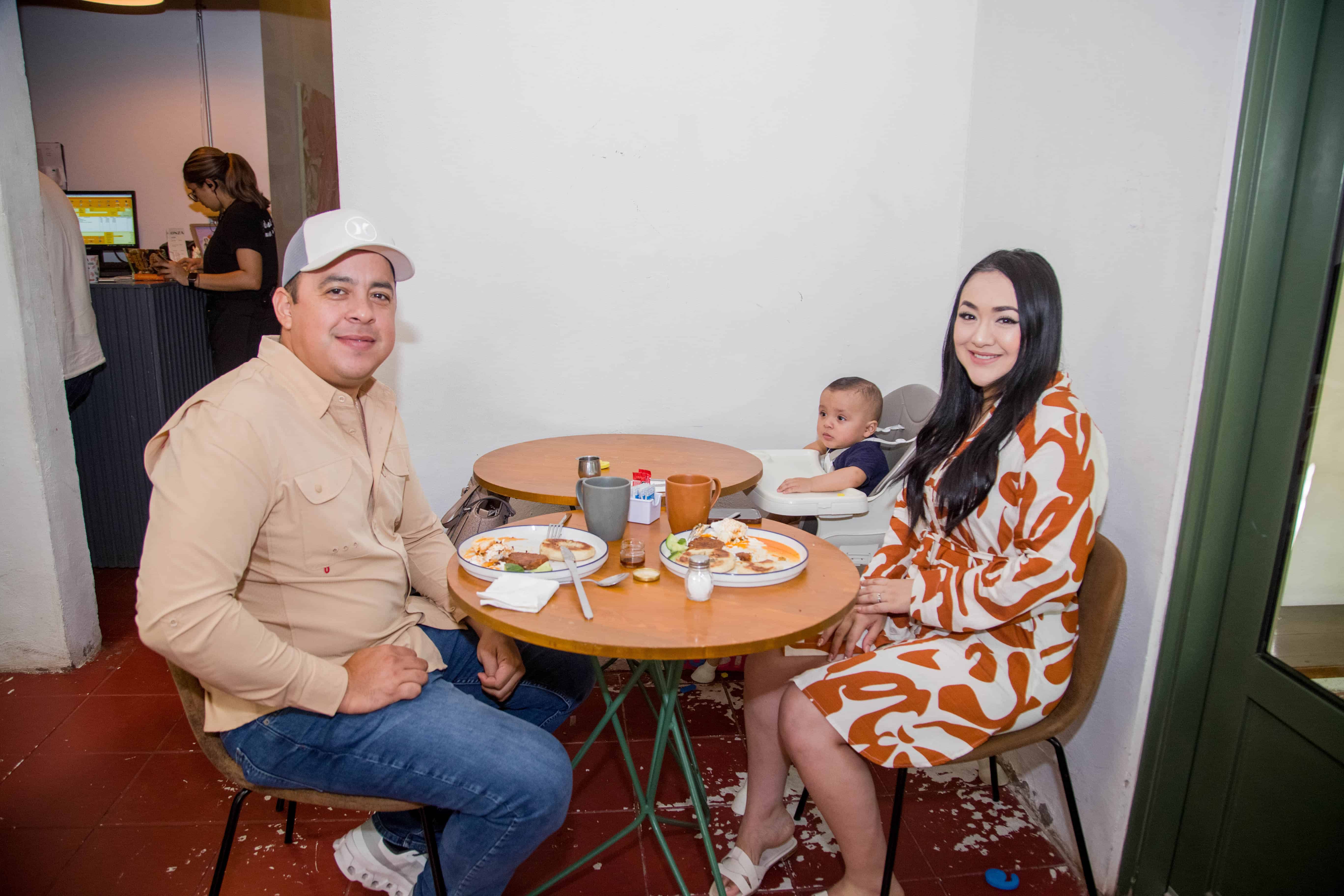 El día comienza con gran apetito y platillos único en Onza Restaurante