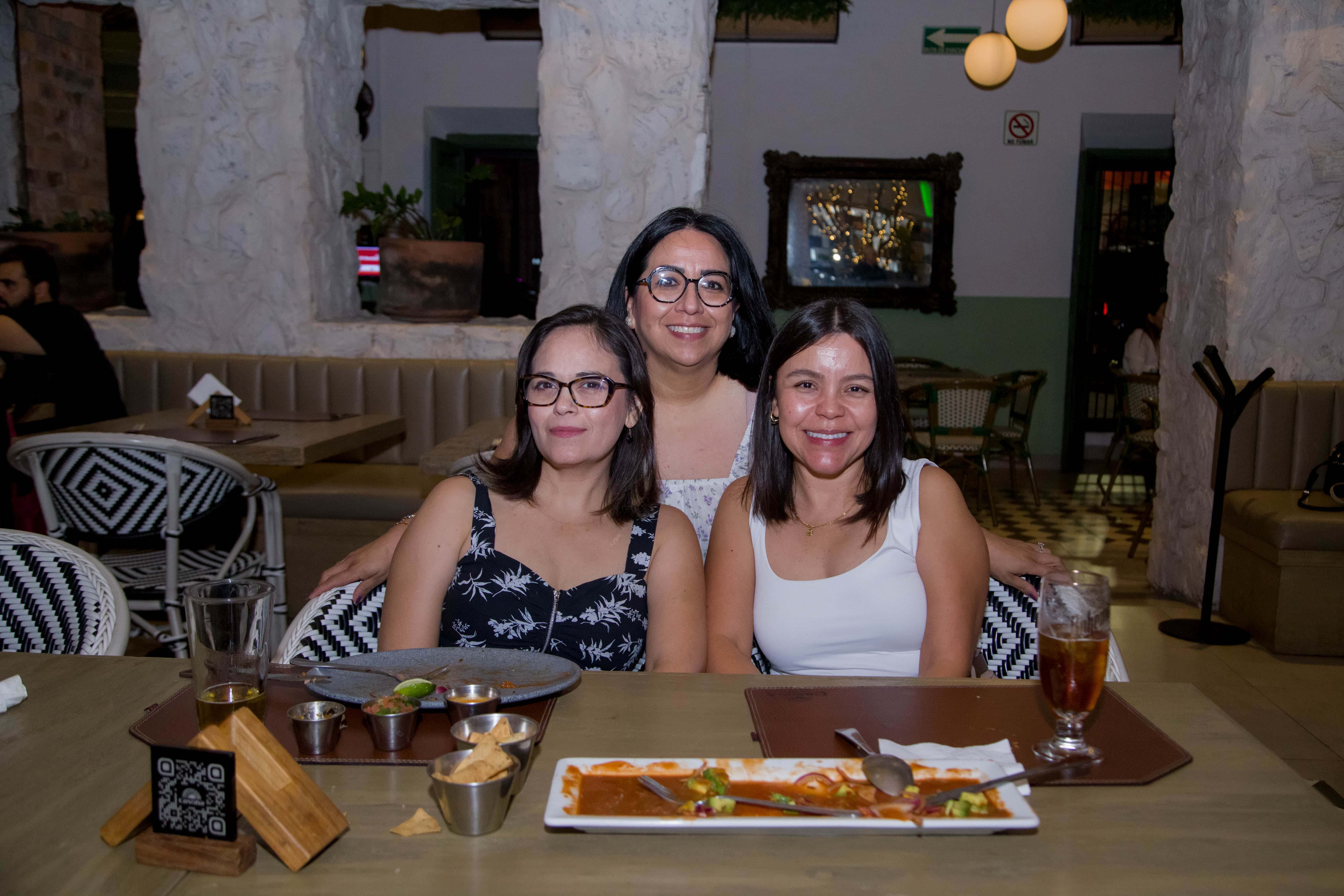 Cena especial para los asistentes que tanto aprecian en Casona Obregón 55