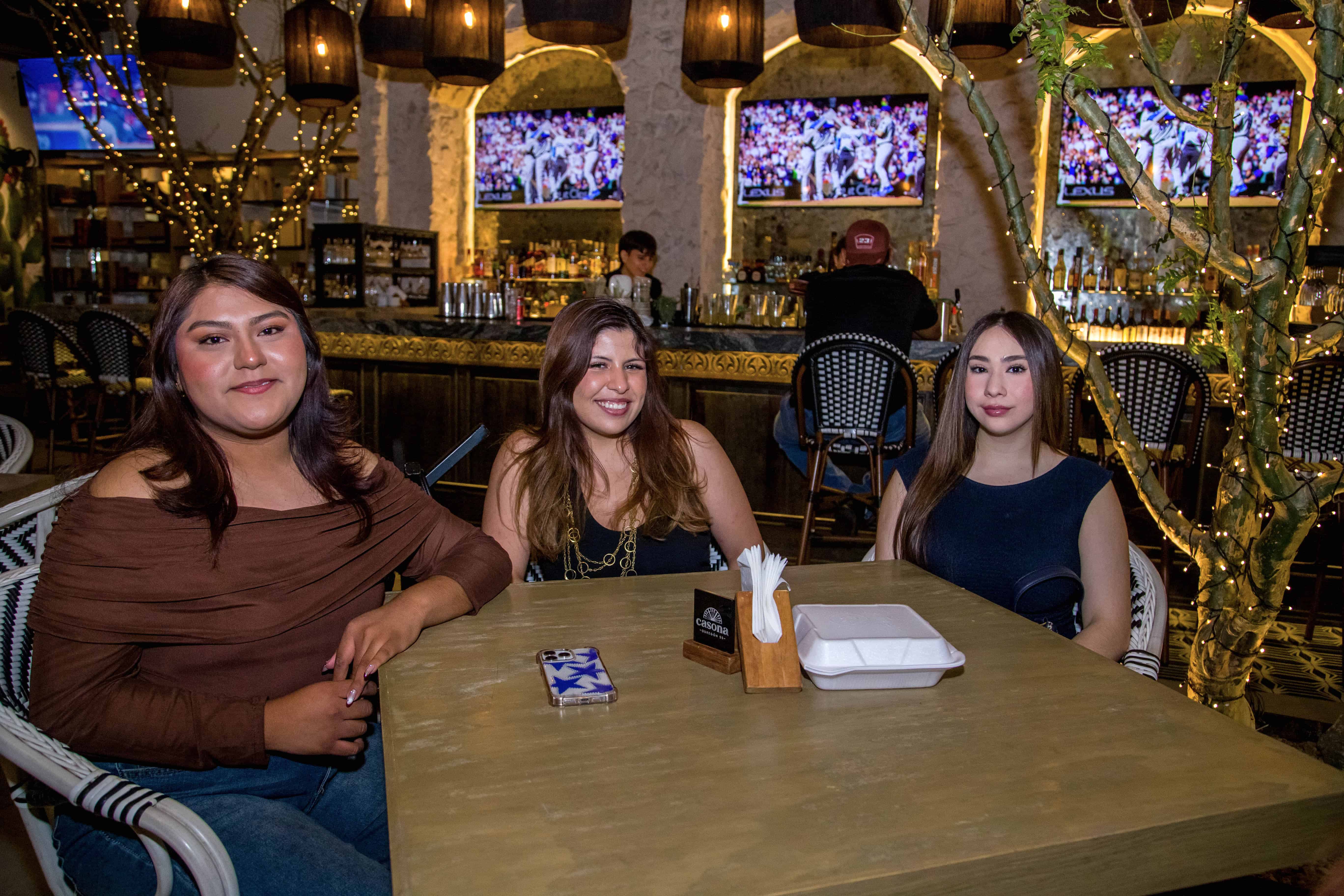 Cena especial para los asistentes que tanto aprecian en Casona Obregón 55