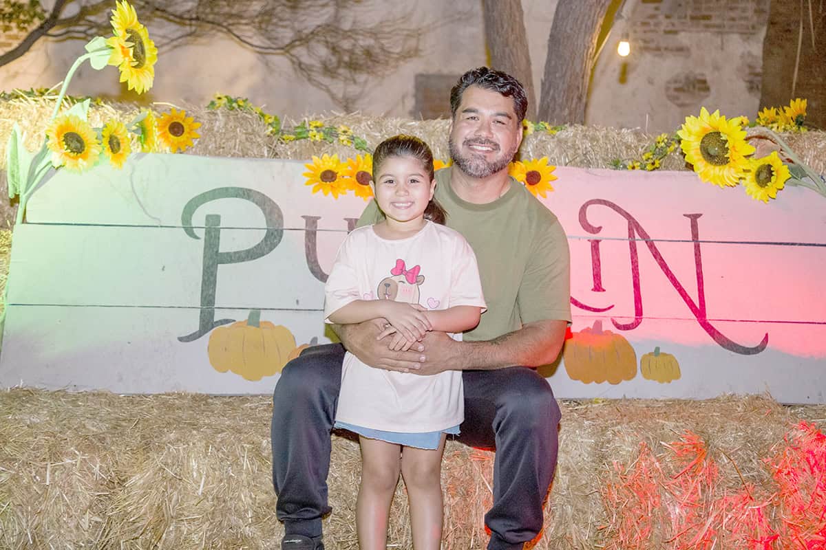 Diseñan calabazas para celebrar los días embrujados en Parque la Ruina