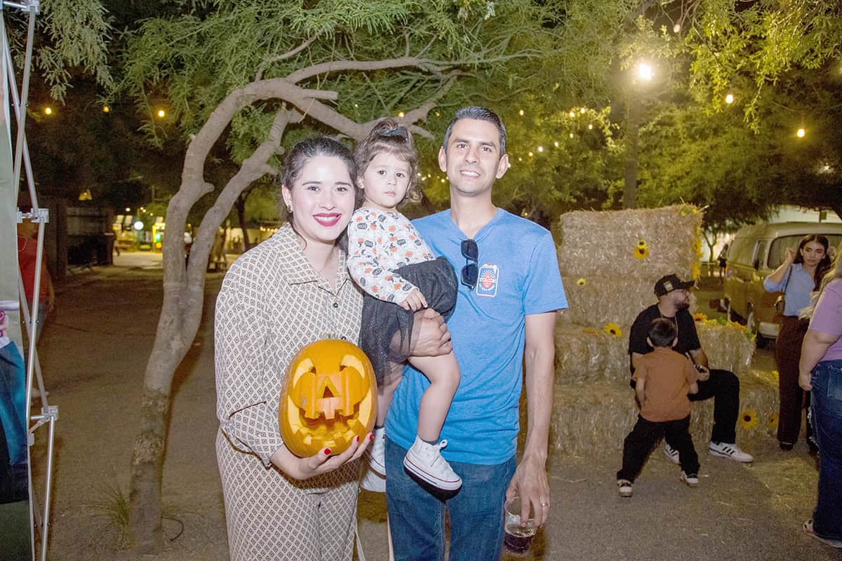 Diseñan calabazas para celebrar los días embrujados en Parque la Ruina
