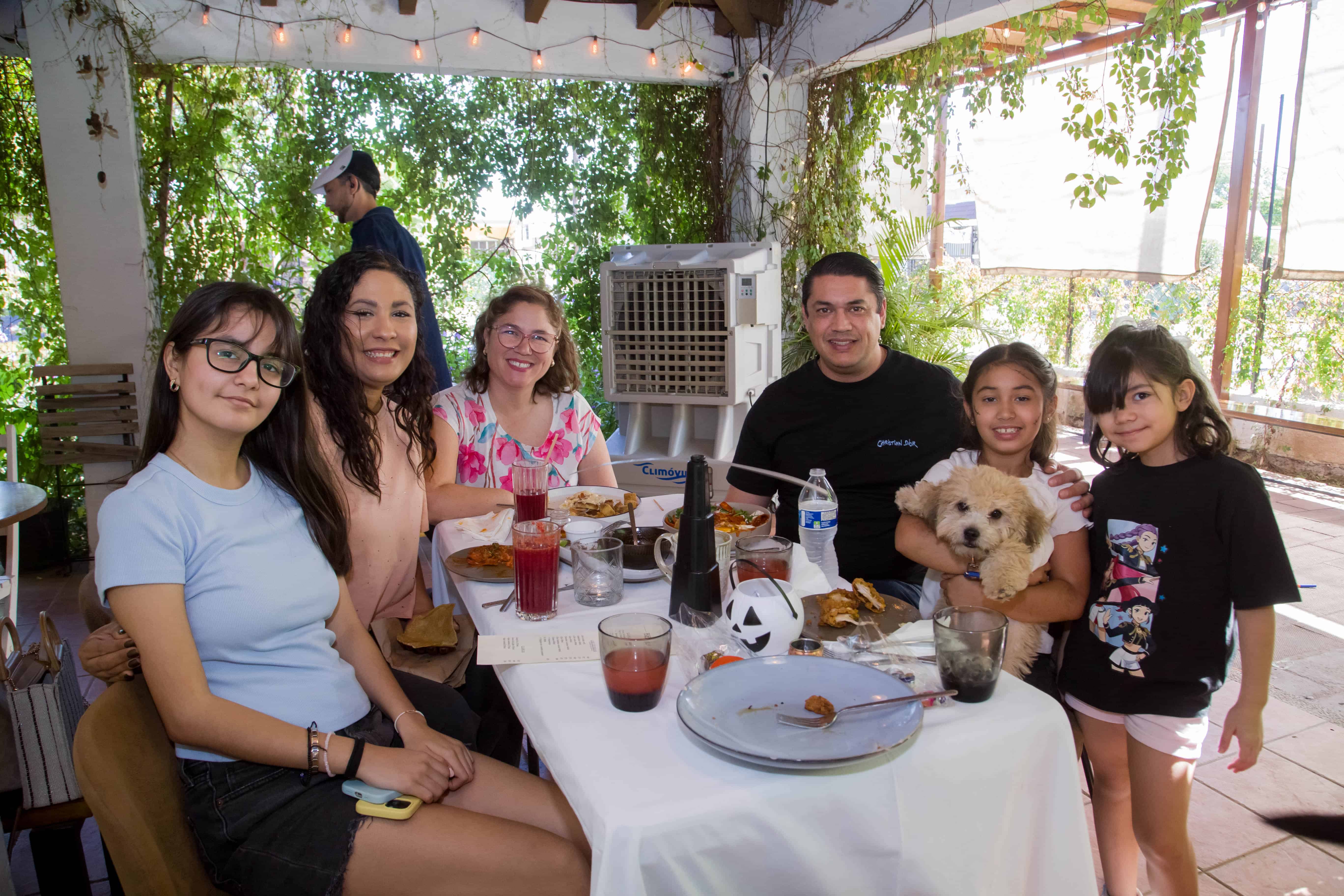 Un desayuno de espantos y mucha diversión en Onza Restaurante