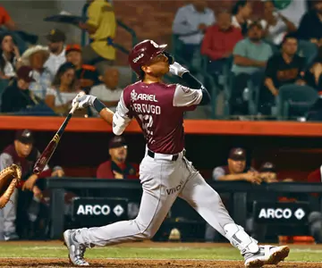 Tomateros remontan y se quedan con la serie ante Naranjeros en Hermosillo