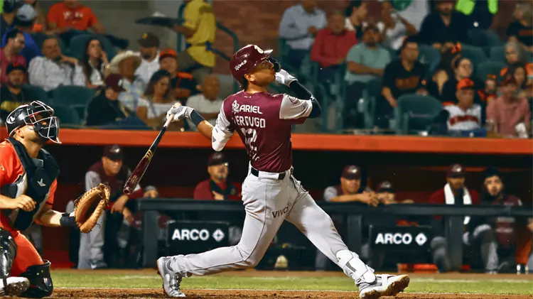 Naranjeros dejaron escapar ventaja de 5-0 y cayeron en emocionante duelo de volteretas. (Cortesía)