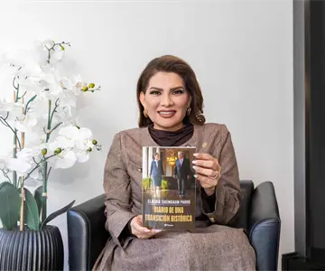 Libro de la presidenta es lectura obligatoria, un ejemplo a seguir: Valles