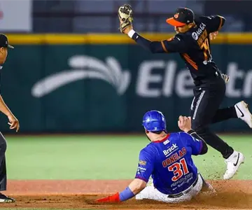 Ornelas y Serna lideran paliza de Charros sobre Naranjeros en Jalisco