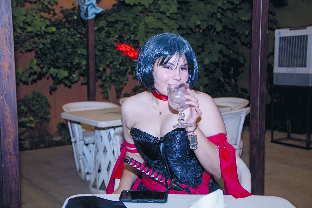 Un precopeo con disfraces embrujados en Marqueza Kitchen & Drinks