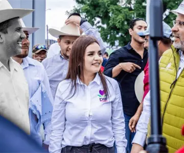 Palacio Municipal de Apatzingán incendiado en nuevas protestas por Manzo