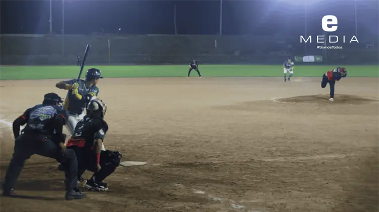 Con pitcheo de Beltrán, Tomateros vence 5-2 y se instala en semifinales. (José Díaz/EXPRESO)