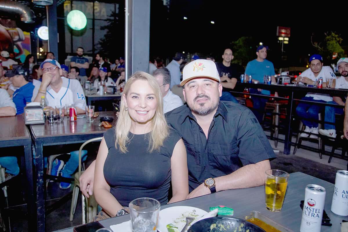 Comparten una noche eufórica en Buqui Bichi Brewing