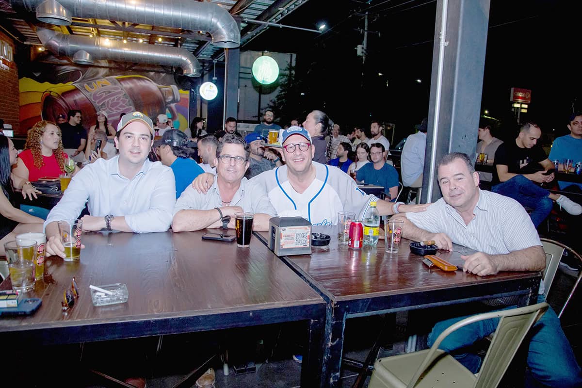 Comparten una noche eufórica en Buqui Bichi Brewing