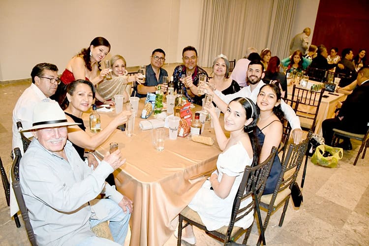 Seis décadas de unión y gran amistad de los excompañeros CBTIS 132