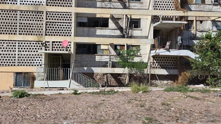 “Permanecemos aquí porque no tenemos otro techo: vecino de multifamiliar