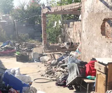 Denuncian vecinos de Insurgentes basurero clandestino; temen por los niños