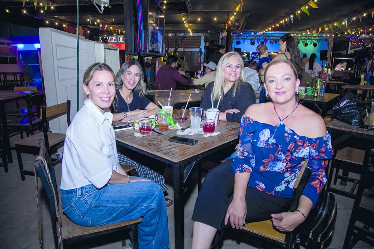 Un encuentro bajo las estrellas con sonrisas en Gastropark & Terraza