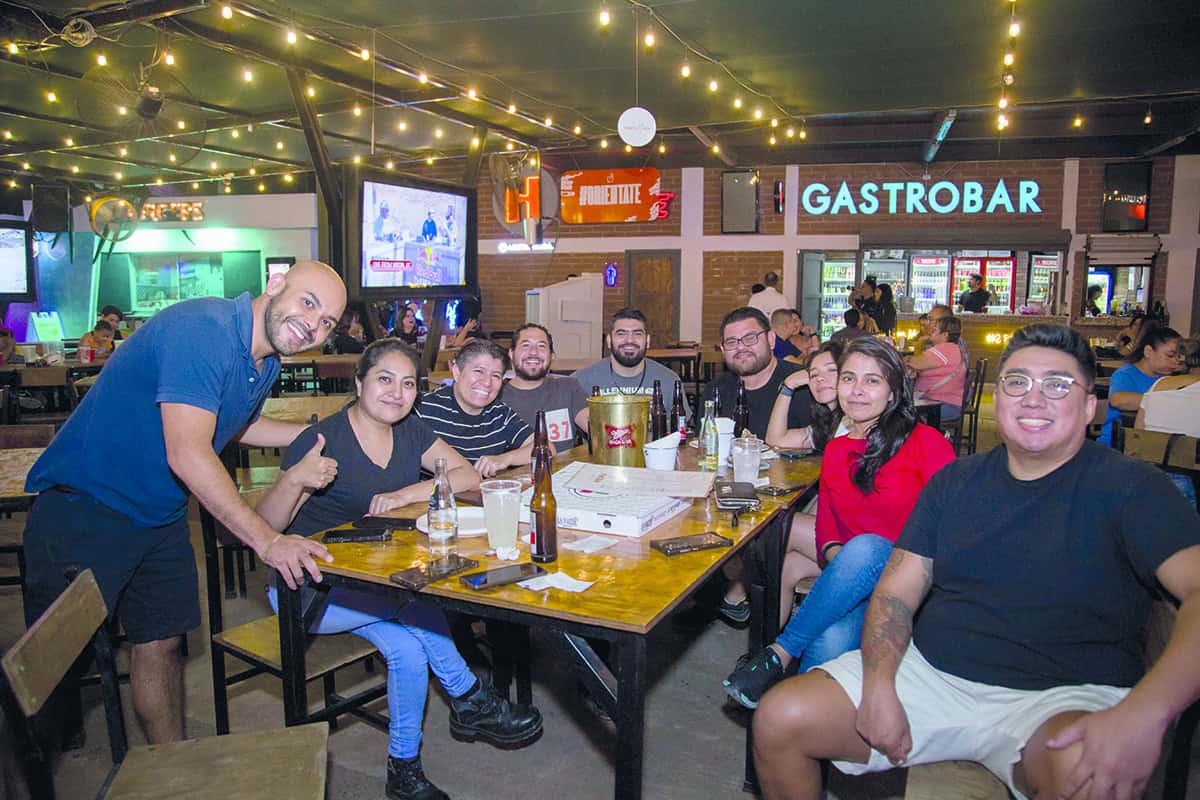 Un encuentro bajo las estrellas con sonrisas en Gastropark & Terraza