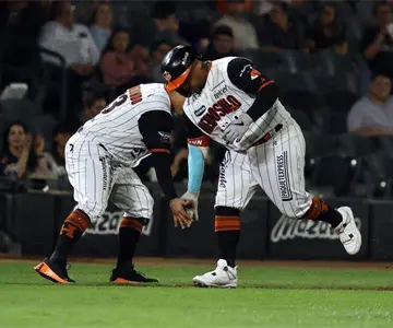 Toussaint domina y Naranjeros se quedan con serie histórica ante Jaguares