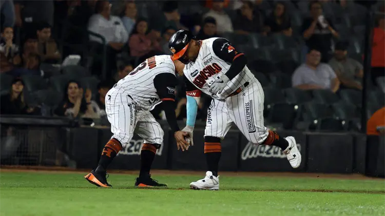 Los Naranjeros se impusieron en el Fernando Valenzuela este jueves. (Foto: Especial/Cortesía)