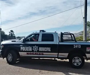 Heroína detiene agresión a hombre en terminal de camiones en Nogales