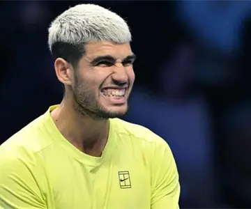 Alcaraz avanza a la Final del ATP Finals y se cita con Sinner en Turín