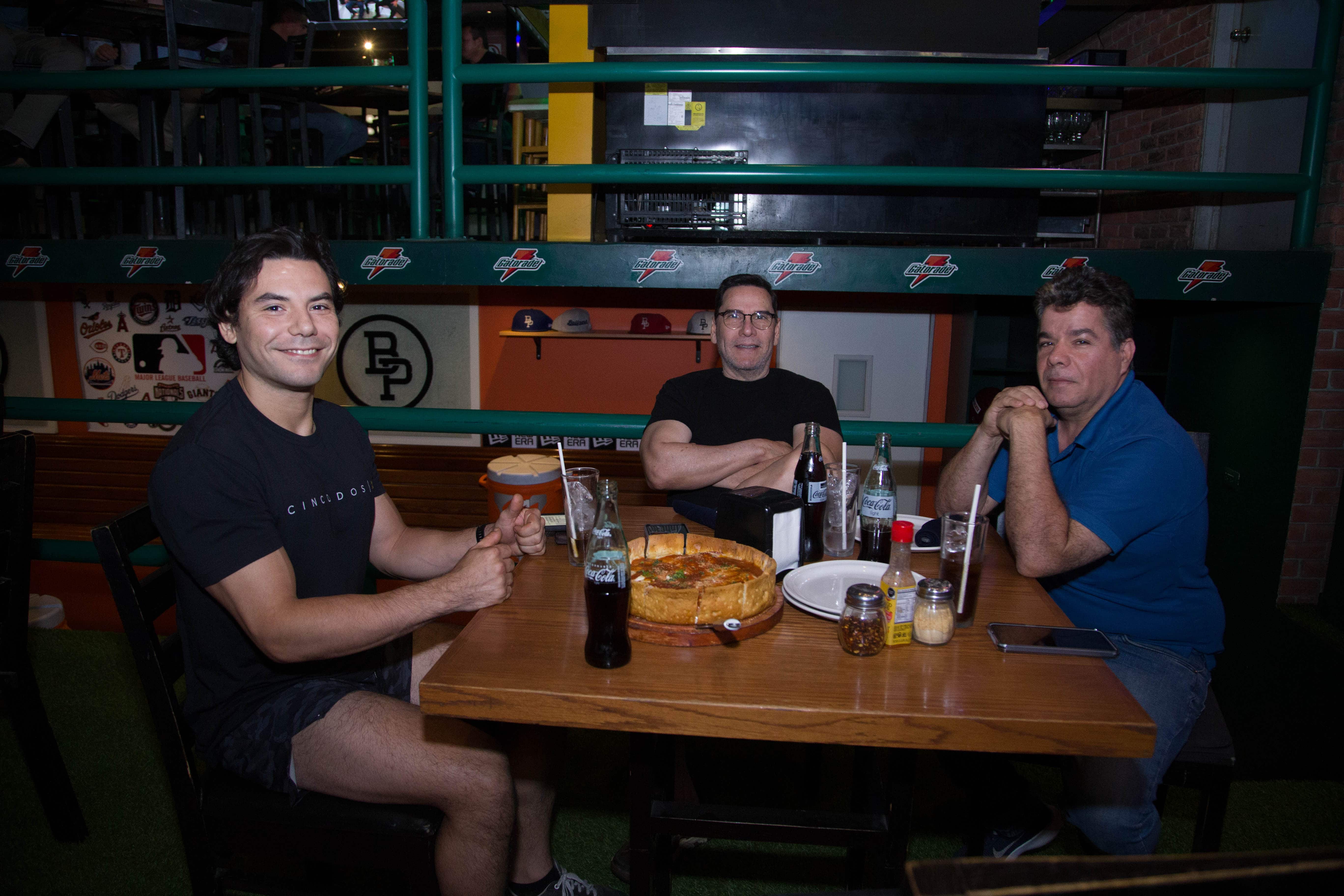 En Ballpark noche llena de gozos y risas sinceras