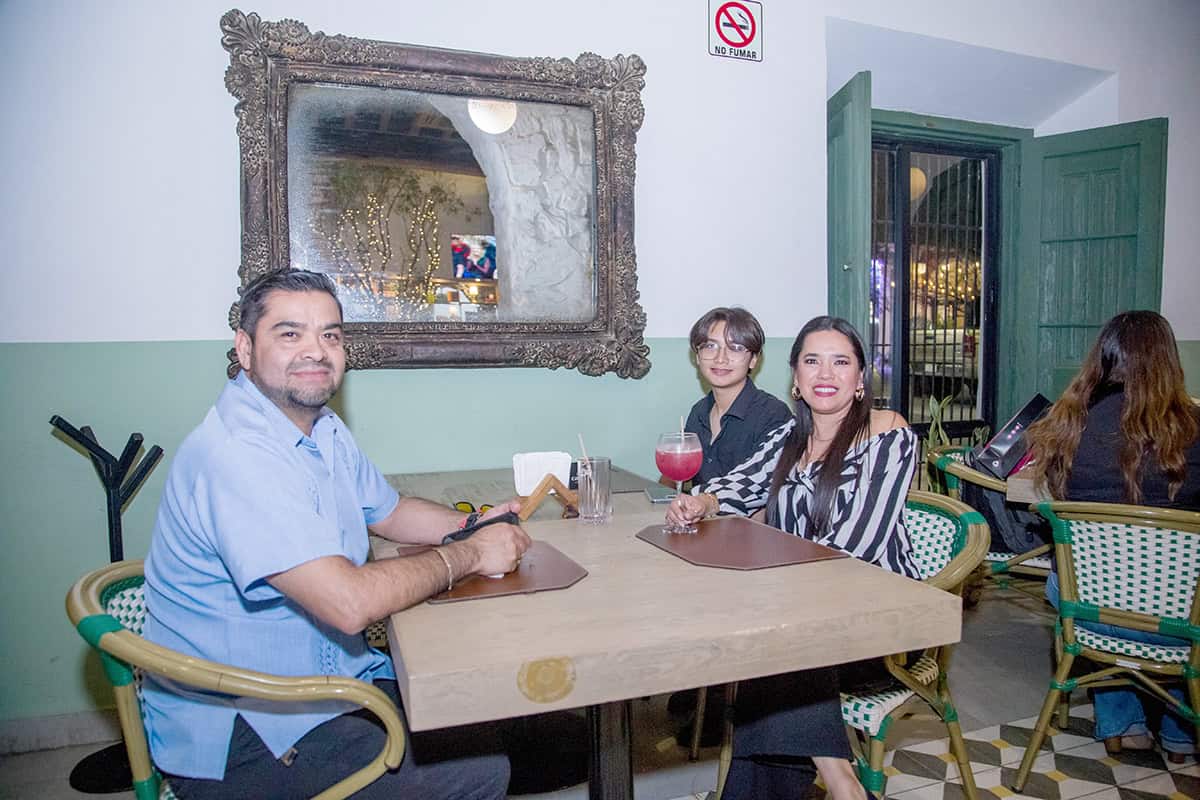 En Casona Obregón 55 celebran cumpleaños
