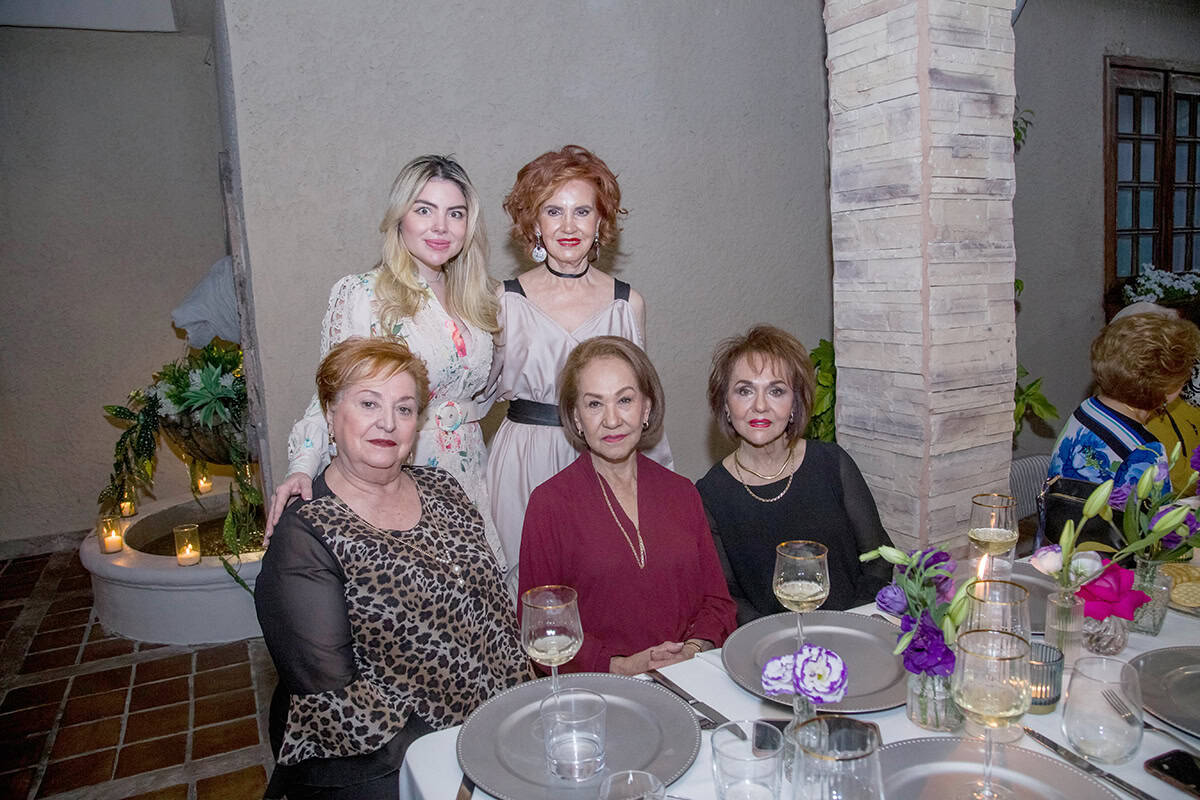 Brindan por el amor y nuevos comienzos