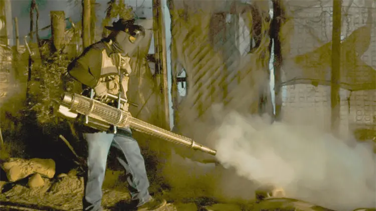 Trabajadores de Salud realizan acciones de control del dengue en la entidad. (Cortesía)