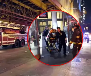 Mujer queda en estado crítico tras ser incendiada dentro de un tren en EU