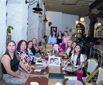 Una noche de celebraciones y cumpleaños en Casona Obregón 55