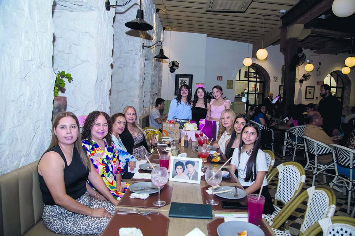Una noche de celebraciones y cumpleaños en Casona Obregón 55