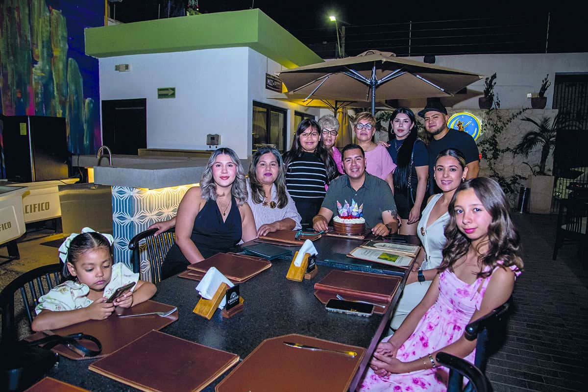 Una noche de celebraciones y cumpleaños en Casona Obregón 55