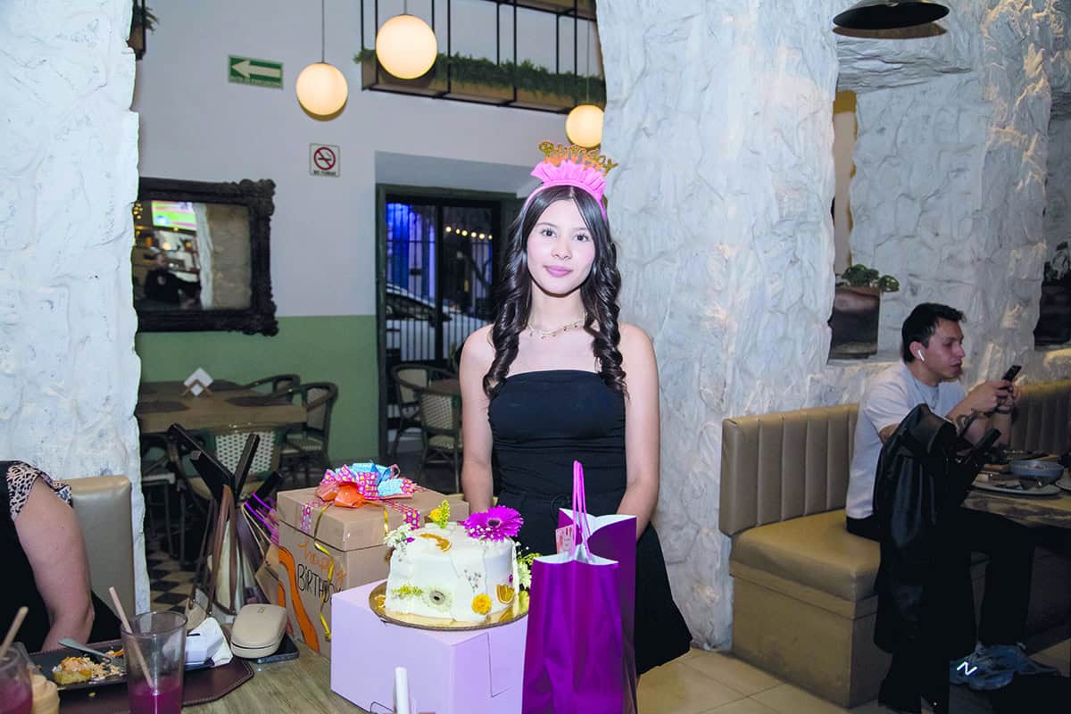 Una noche de celebraciones y cumpleaños en Casona Obregón 55