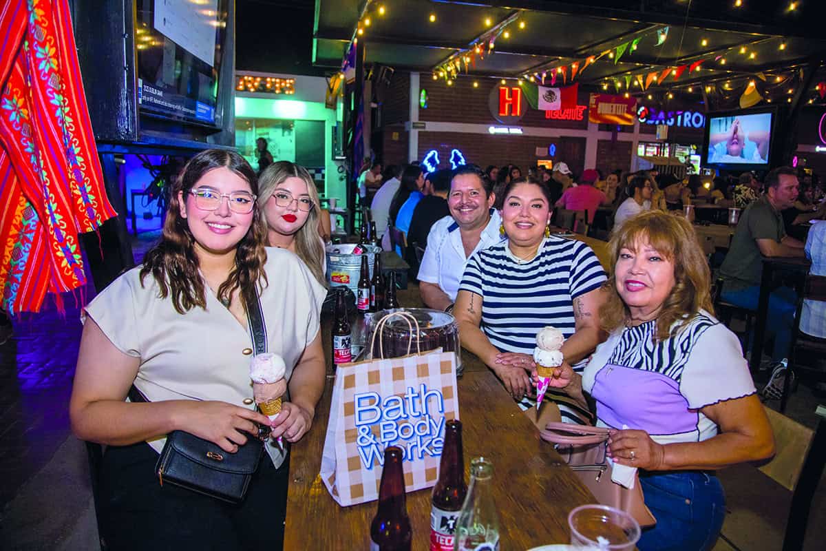 En Gastropark & Terraza disfrutan de música en vivo y risas amenas