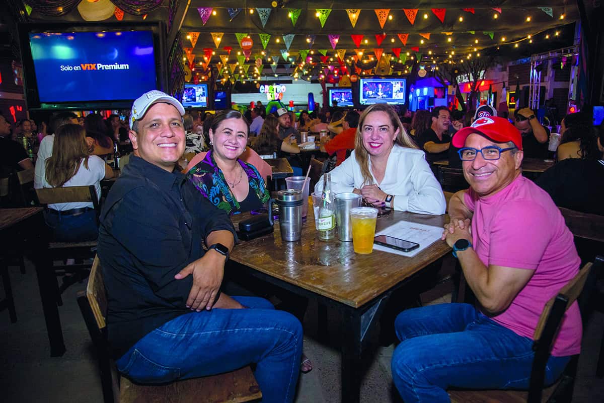 En Gastropark & Terraza disfrutan de música en vivo y risas amenas