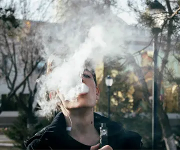 Diputados aceleran prohibición total de vapeadores solicitada por Sheinbaum