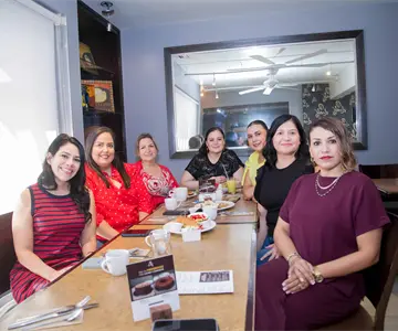 El Café 57 tuvo una tarde de risas y emociones