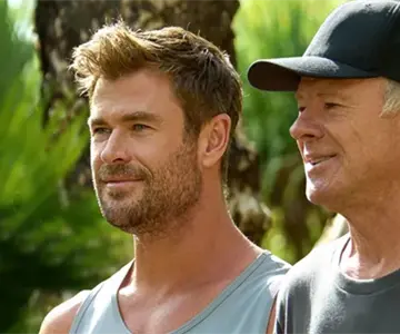 Chris Hemsworth revive recuerdos para ayudar a su padre con Alzheimer