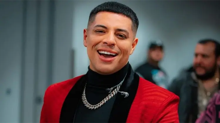 Grupo Firme desafía la ley y canta narcocorrido La Pantera en La Paz