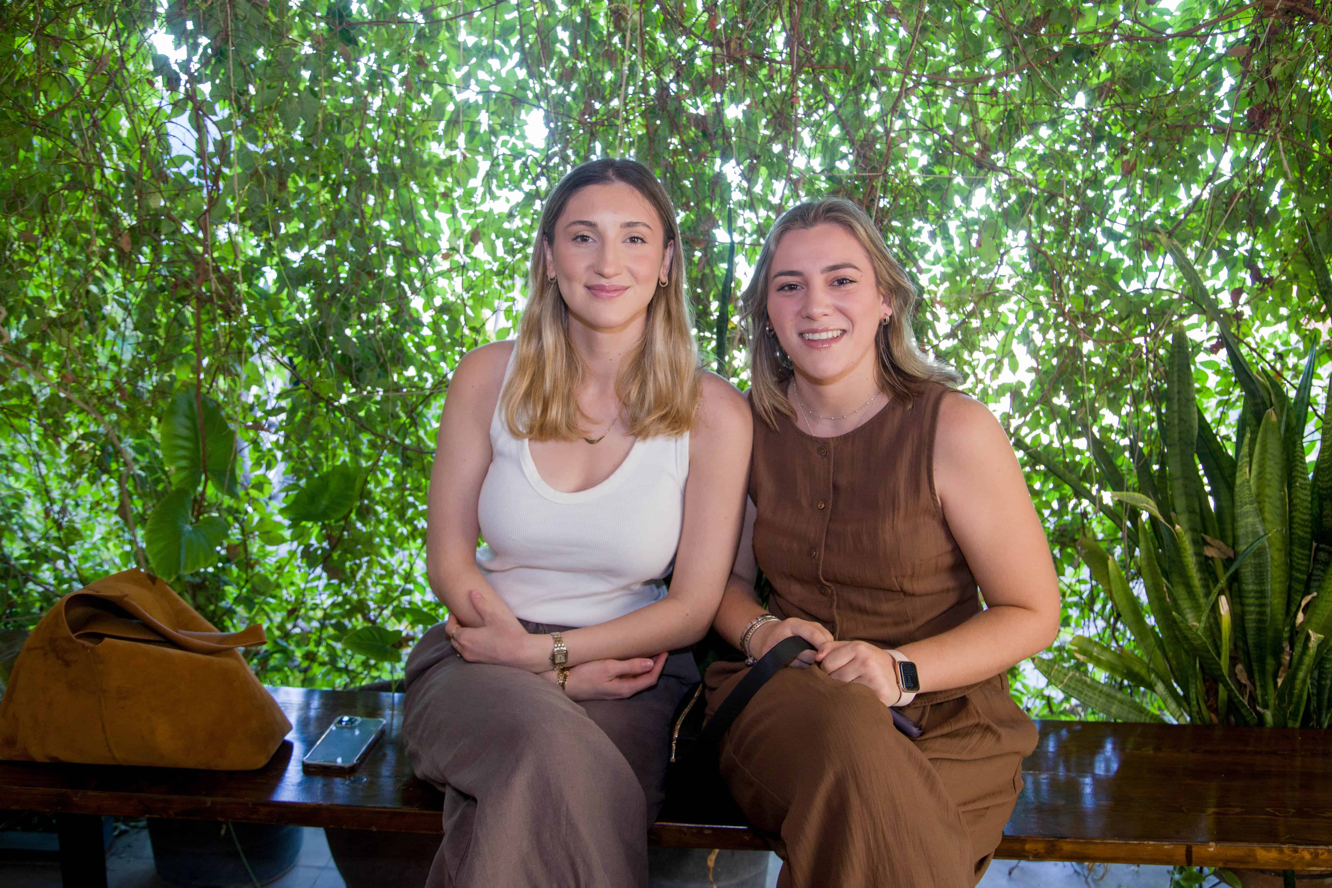 Viven entrañable y alegre reunión por la mañana en Onza Restaurante