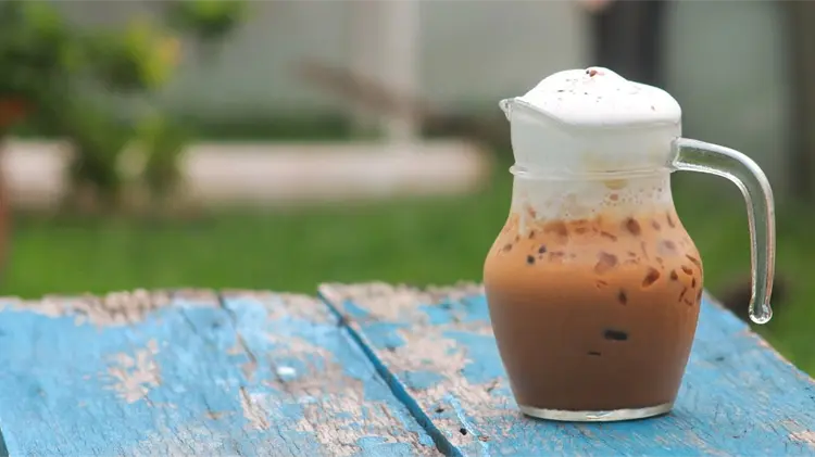 Prepara un licuado con café y especias para evocar el ambiente navideño Prepara un licuado con café y especias para evocar el ambiente navideño