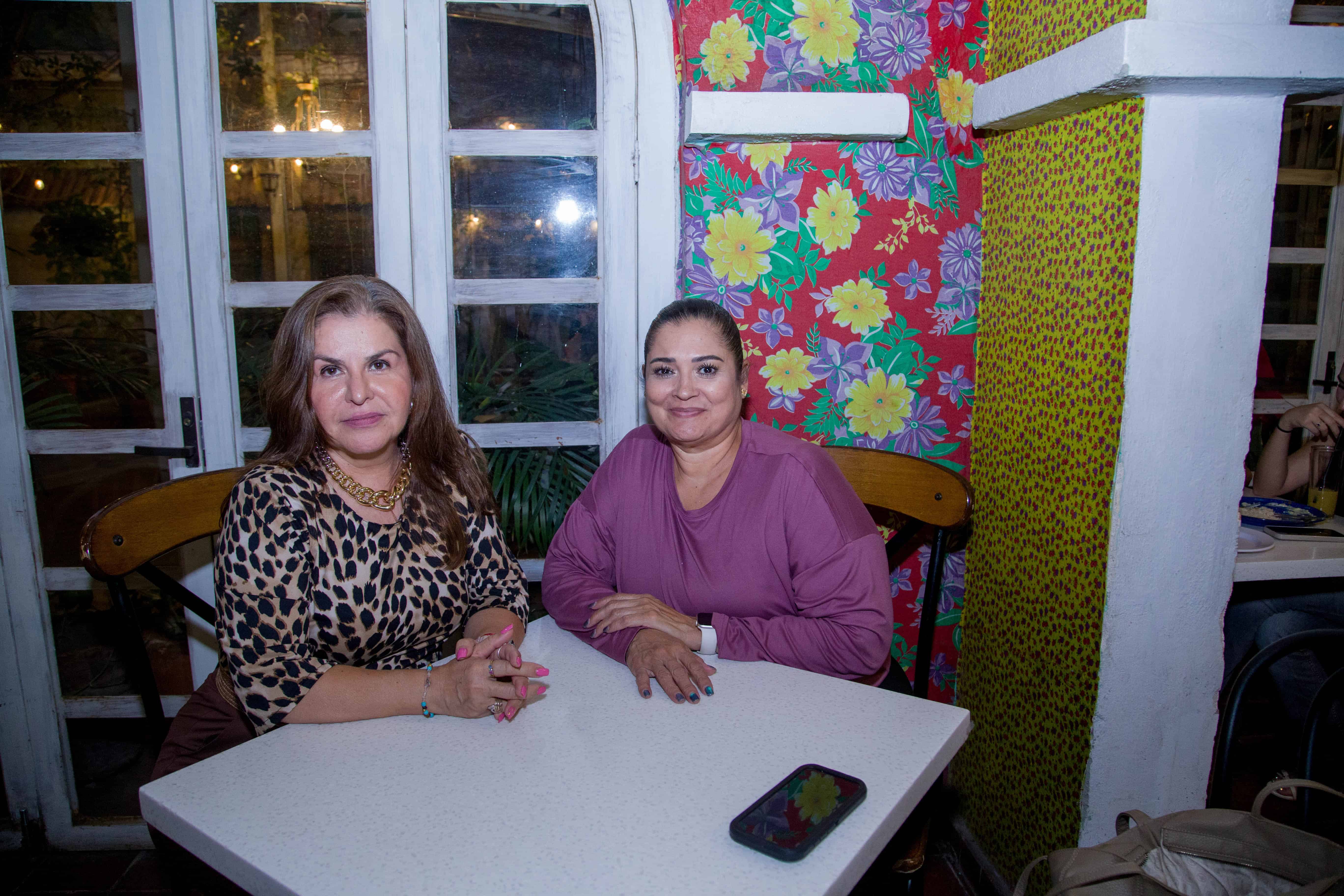 En Mona Café conectan con diversión junto a los mejores